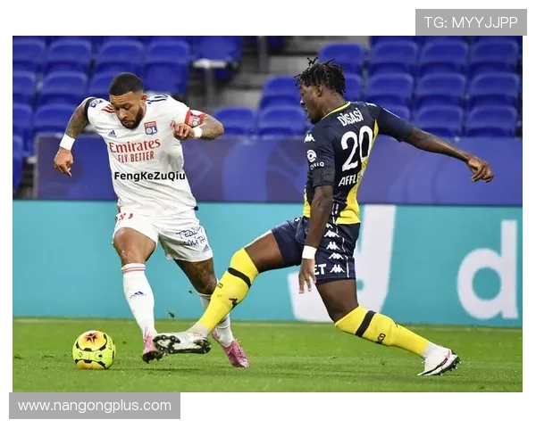 斯温登俱乐部最新动态及赛季表现全面解析